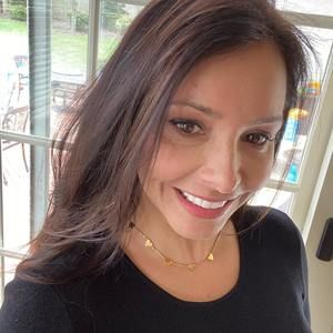 Meet your Posher, Claudia